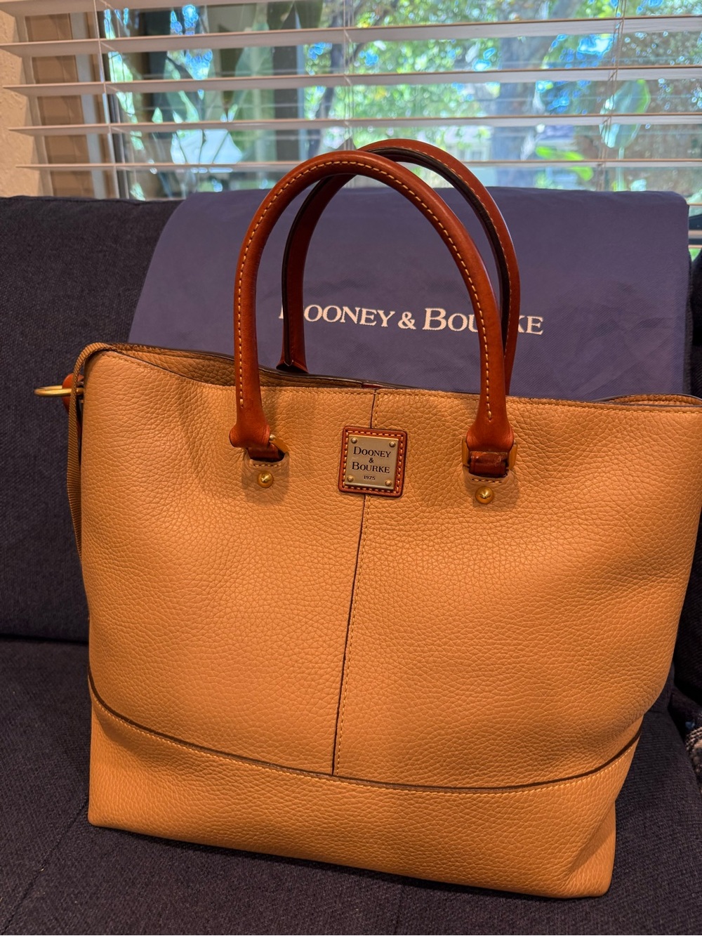 Dooney & Bourke Chelsea shopping Tote Tan Pebble Leather with Brown Handles